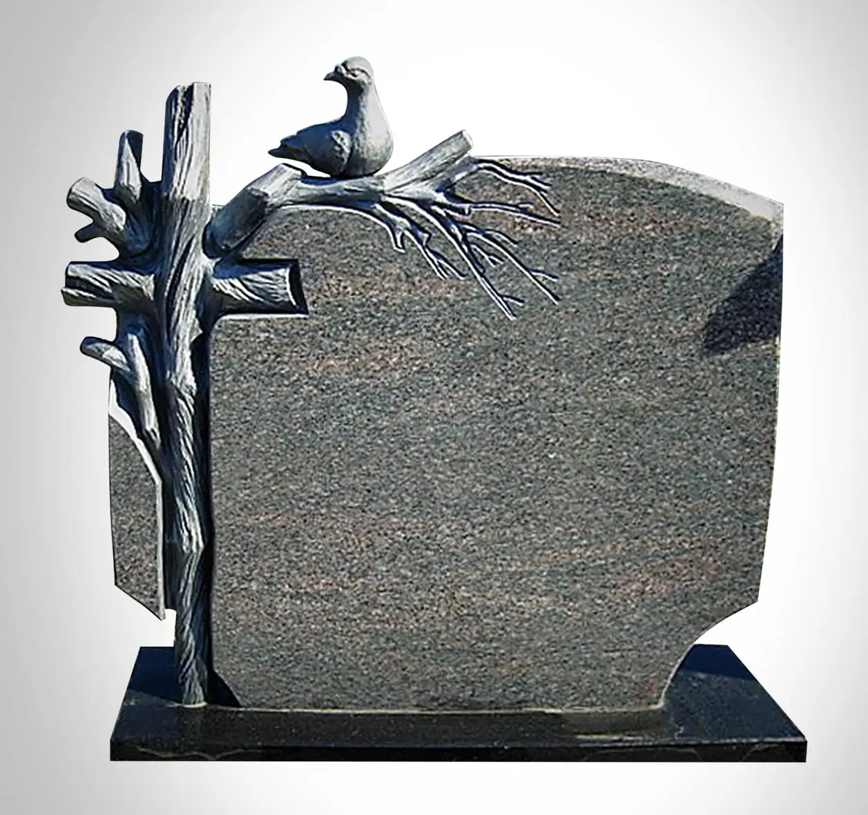 Rzeźba z krzyżem i gołębiem - Nagrobki Bielsko-Biała